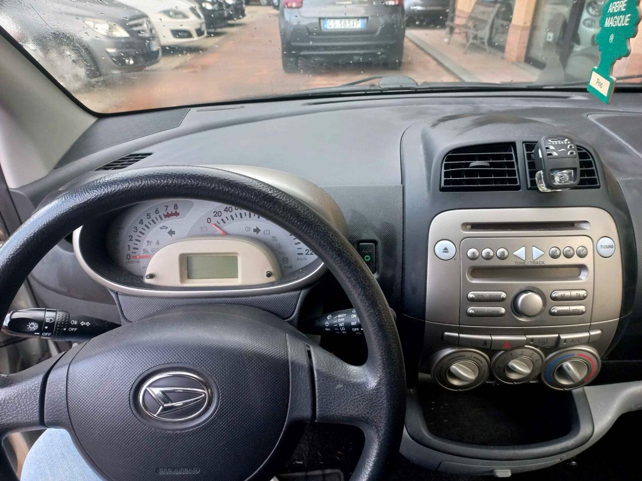 Daihatsu Sirion 1.0 Sho