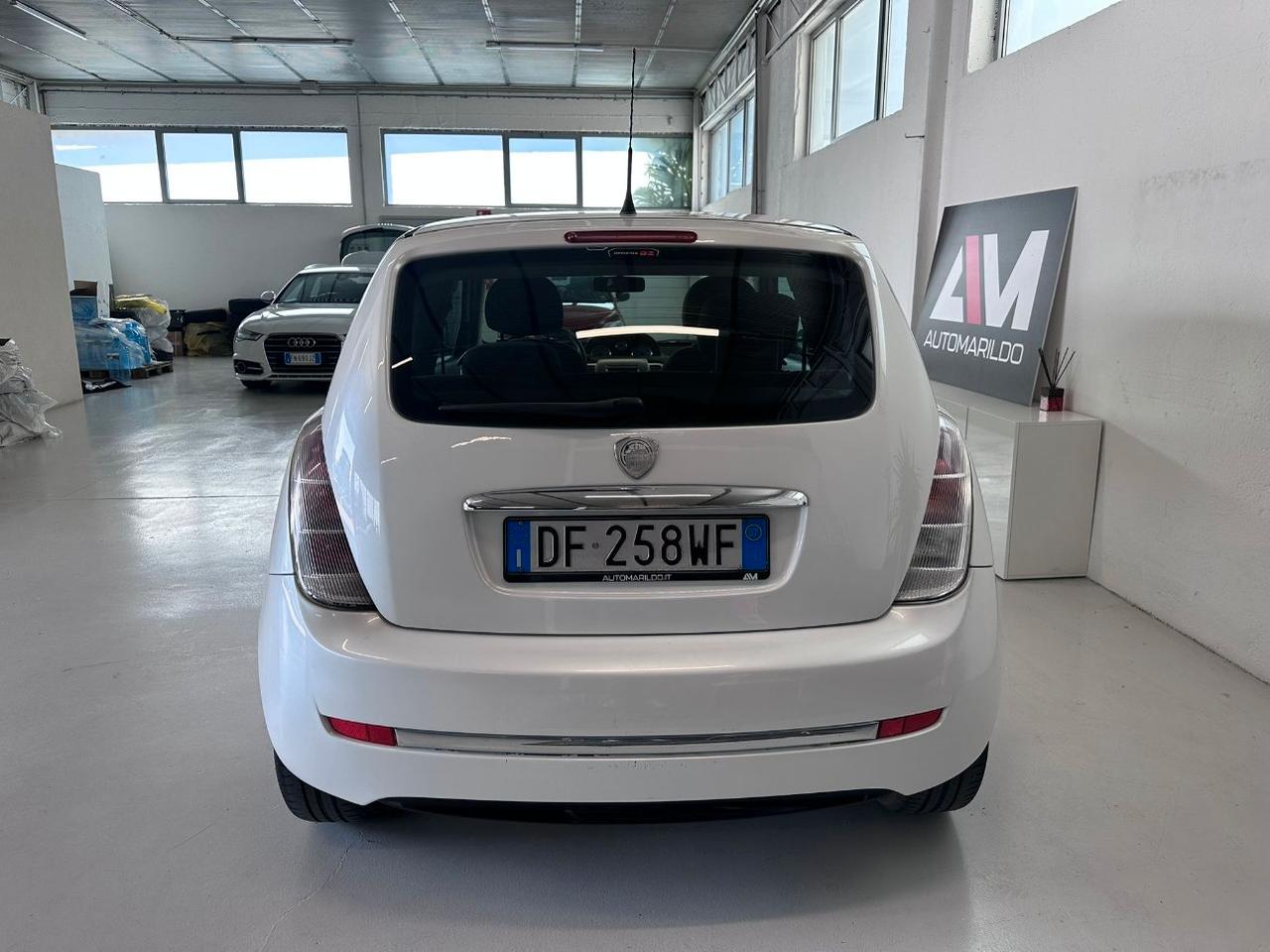 Lancia Ypsilon 3 Porte Ypsilon 1.2 8v Argento
