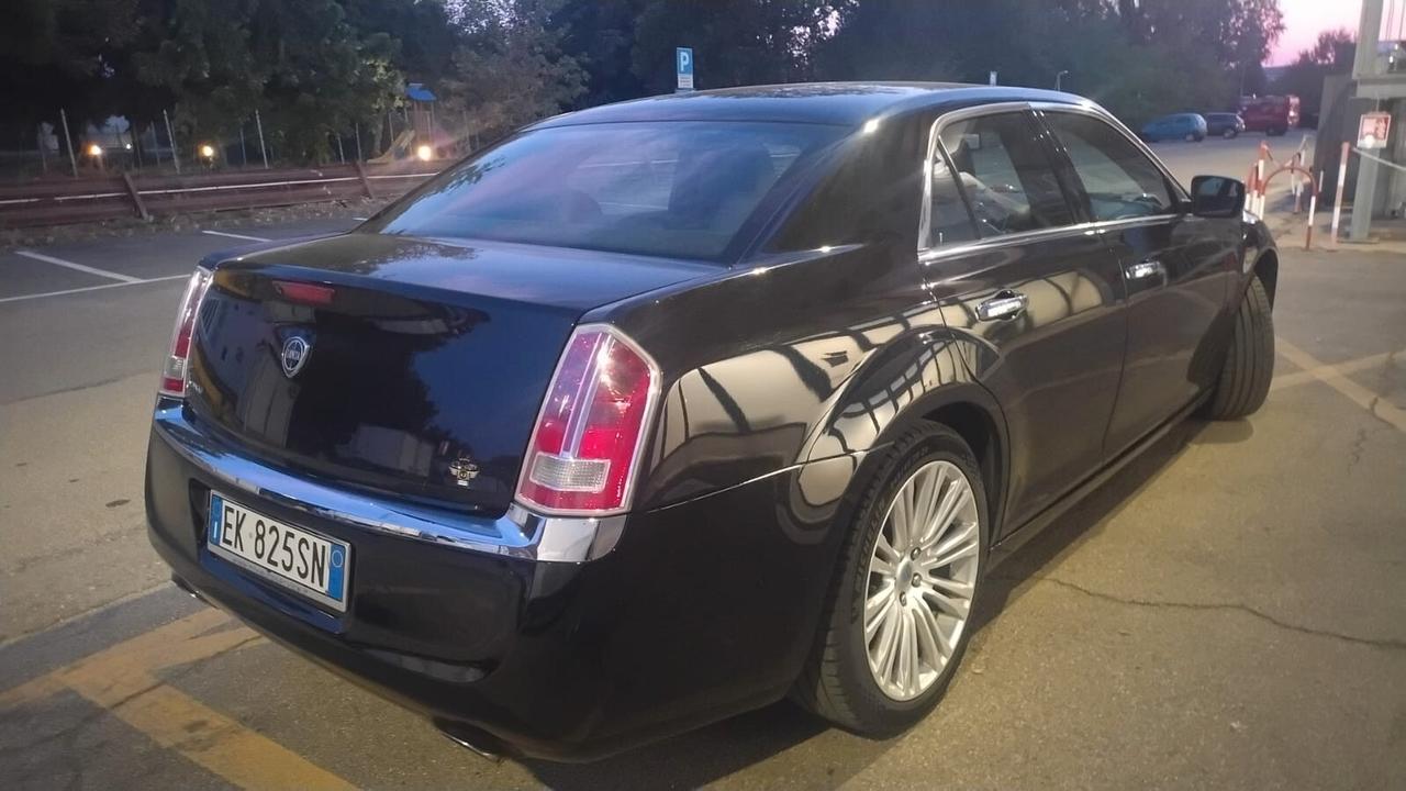 Lancia Thema 3.0 V6 Multijet II 239 CV Platinum