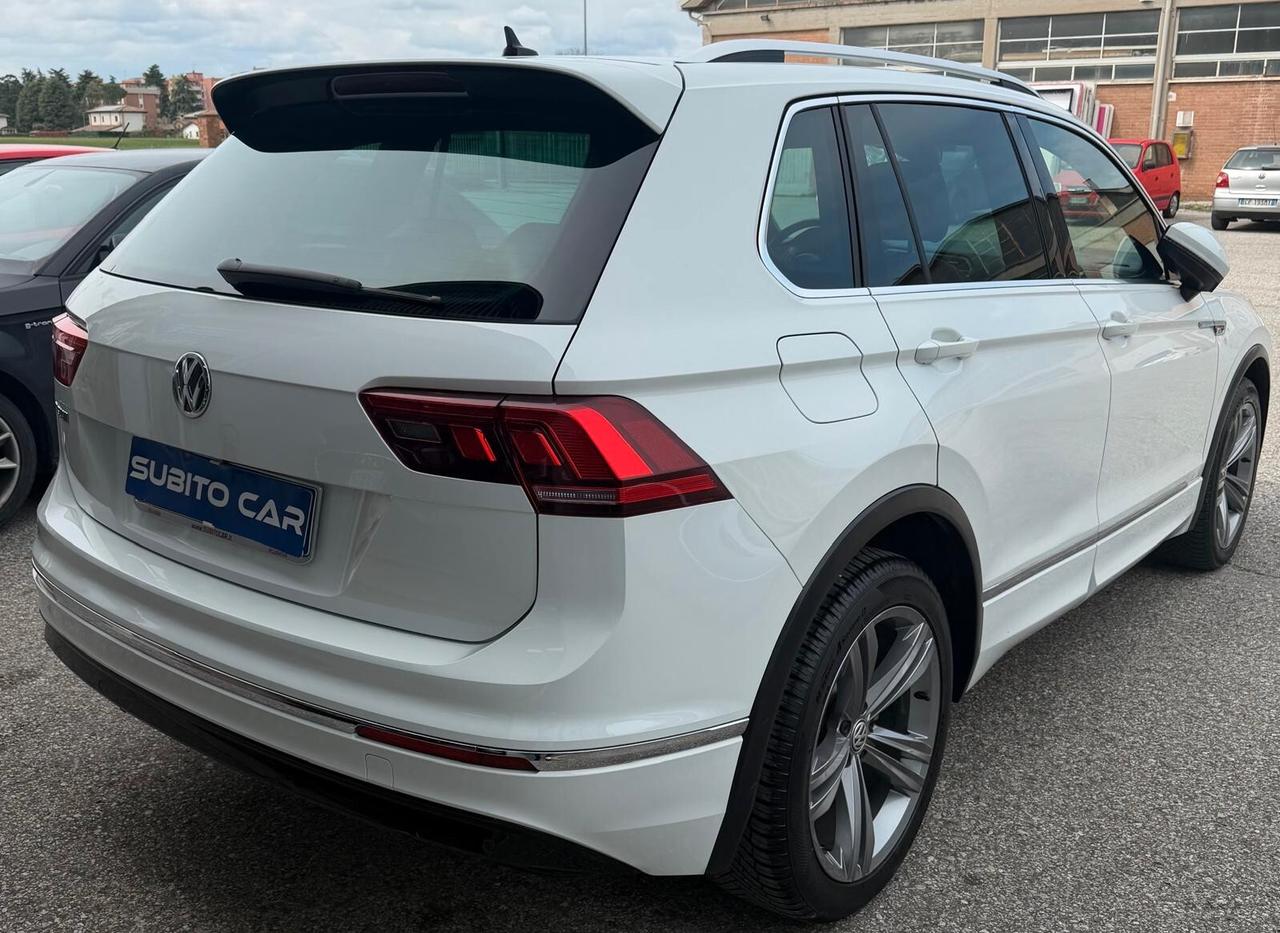 Volkswagen Tiguan 2.0 TDI SCR DSG R-LINE Pack interno ed esterno