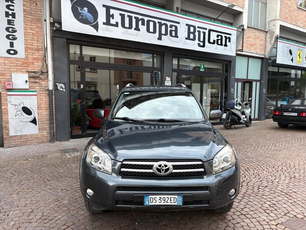 Toyota RAV 4 RAV4 2.2 D-4D 177 CV Luxury