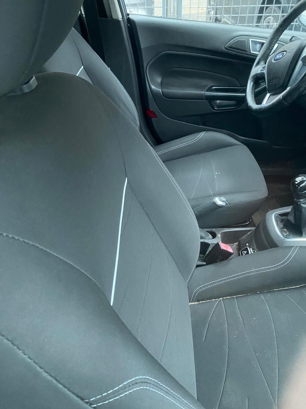 Ford Fiesta 1.5 TDCi 75CV 5 porte Titanium