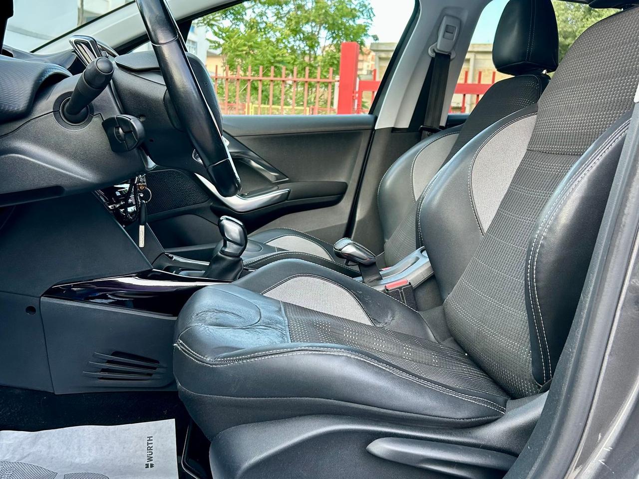Peugeot 2008 Allure 1.2 PureTech 110