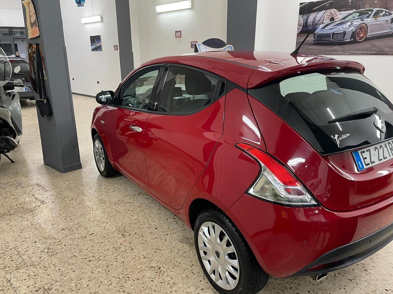 Lancia Ypsilon 1.2 69 CV 5 porte Gold