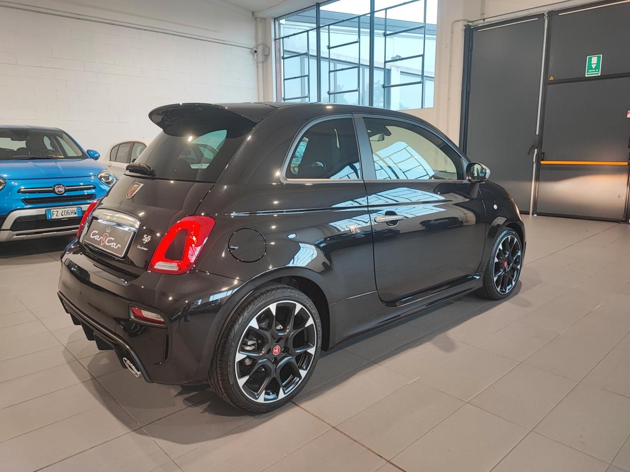 Abarth 595 1.4 T-Jet 165CV • Cerchi 17’’ • Scarico sportivo • Fari Bi-Xeno