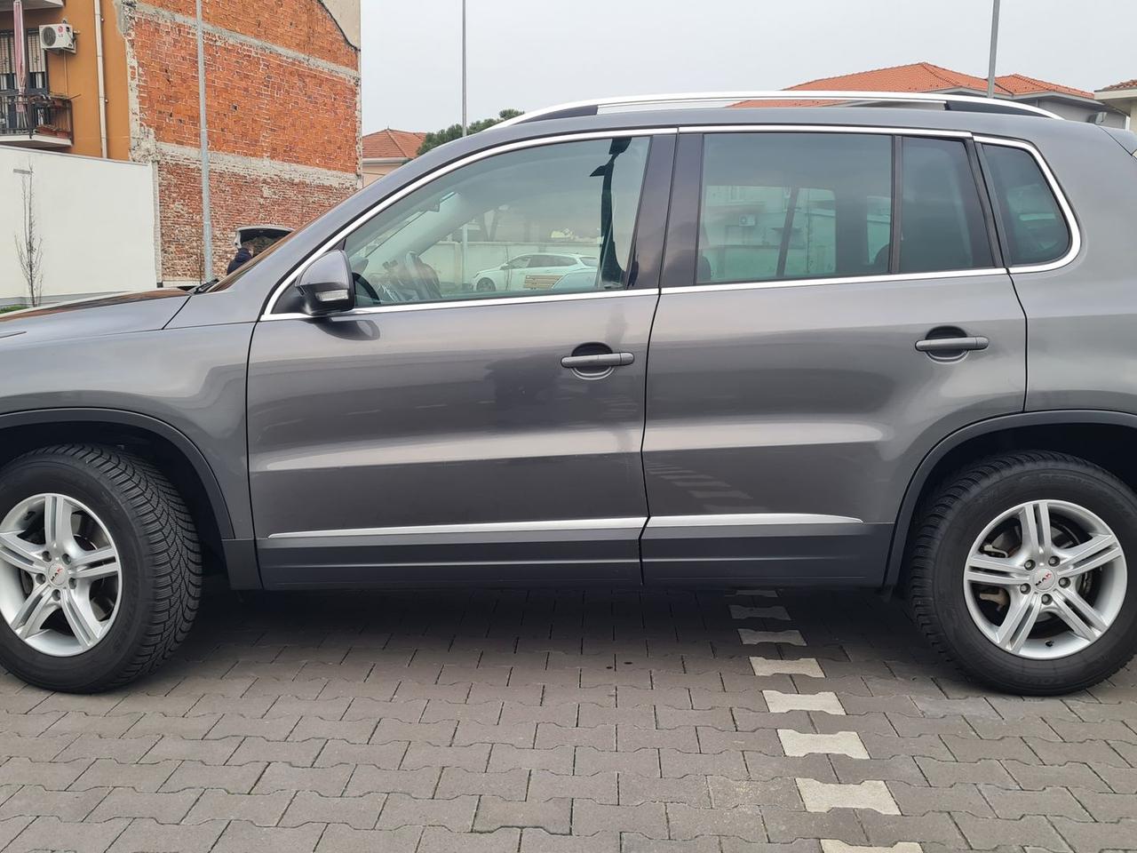 Volkswagen Tiguan 2.0 TDI BlueMotion Sport S #9743