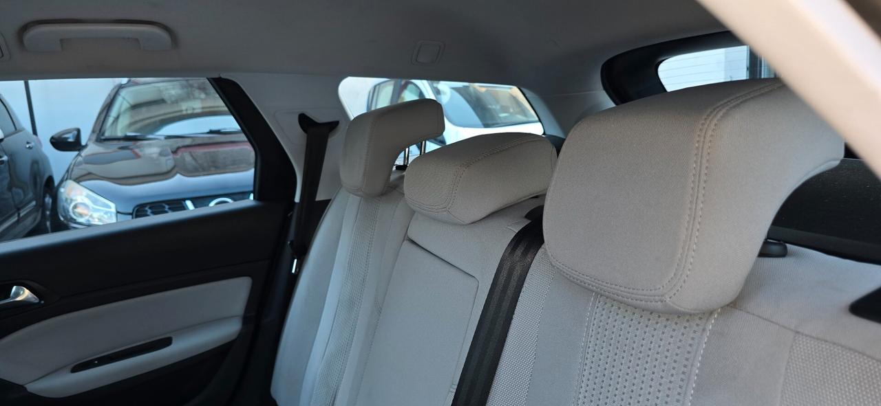 Peugeot 308 BlueHDi 120 S&S SW Business automatica