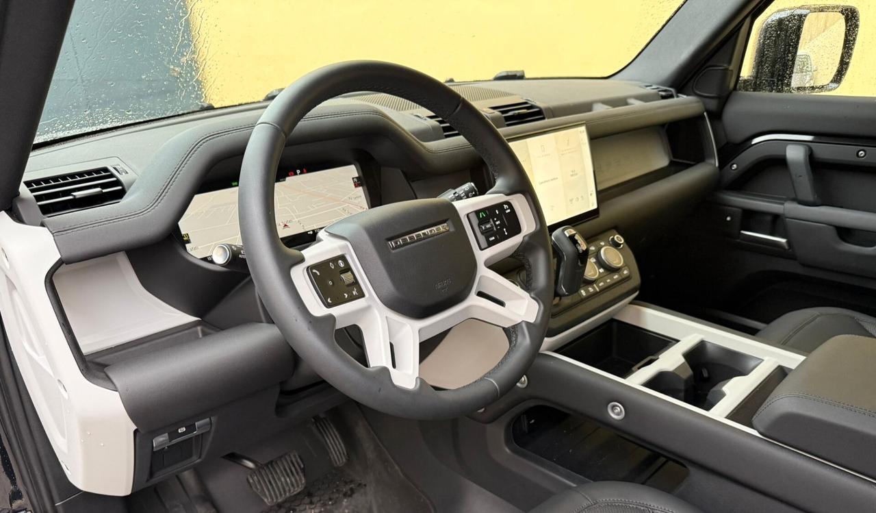 Land Rover Defender 110 3.0D I6 200 CV AWD Auto X-Dynamic SE