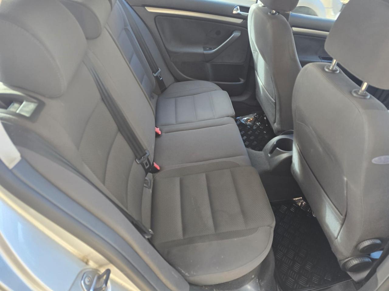 Volkswagen Golf 2.0 TDI 140 cv 5p. Comfortline
