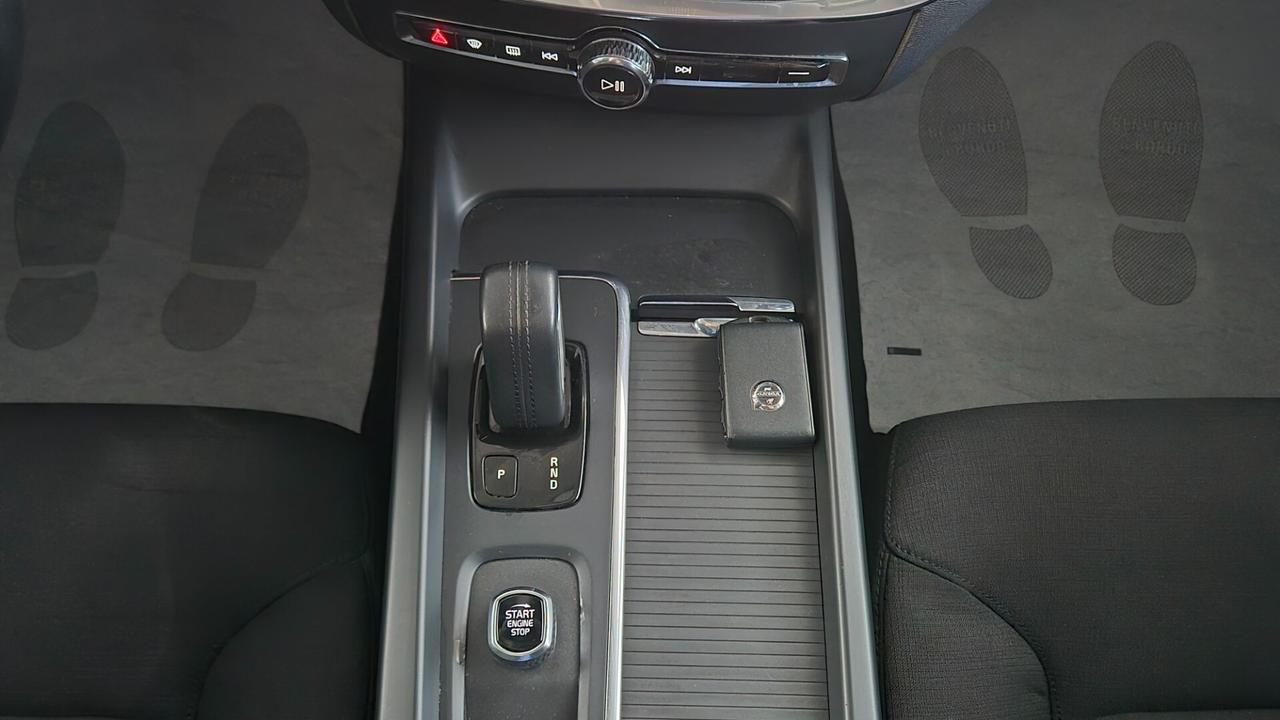 Volvo V60 B4 (d) Geartronic Momentum Business