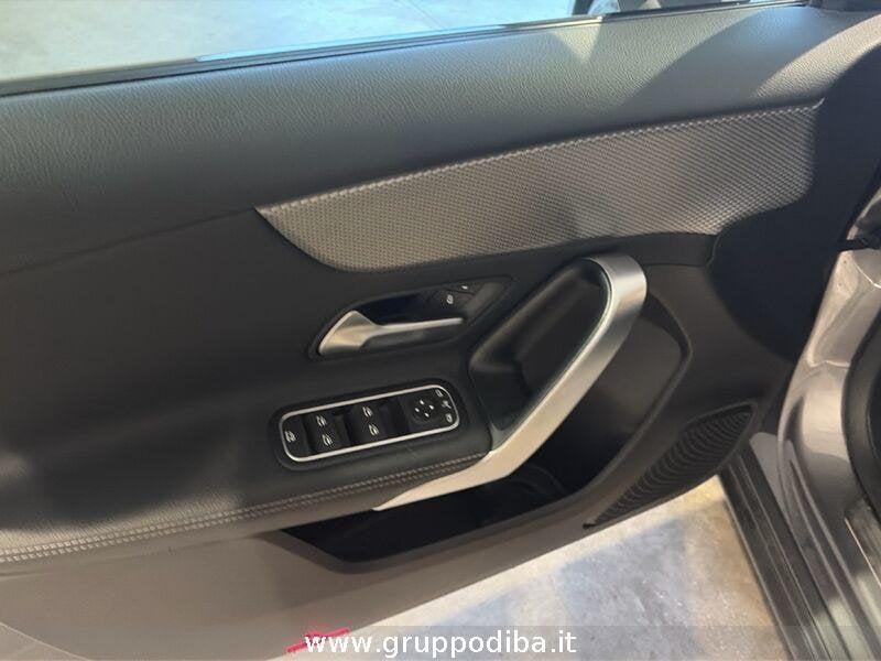 Mercedes-Benz Classe A - W177 2018 Diesel A 180 d Premium auto