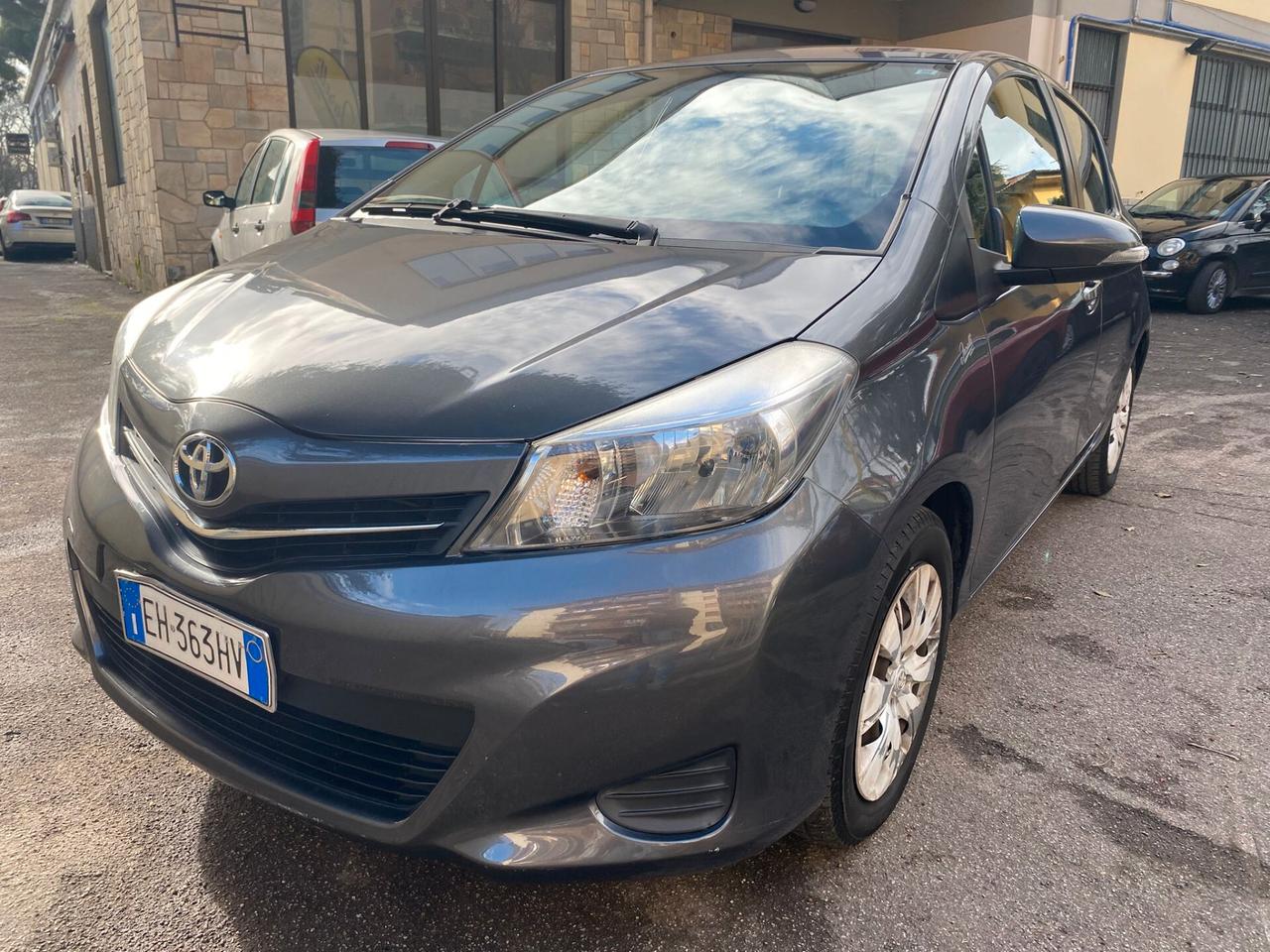 Toyota Yaris 1.0 5 porte Sol ok per neo patentati