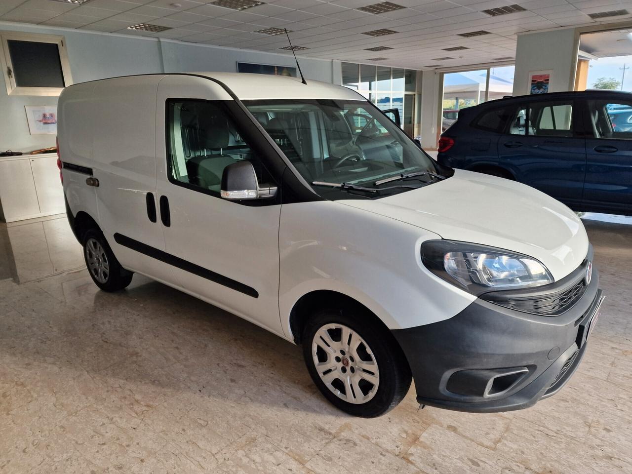 Fiat Doblo 3 posti con Navigatore