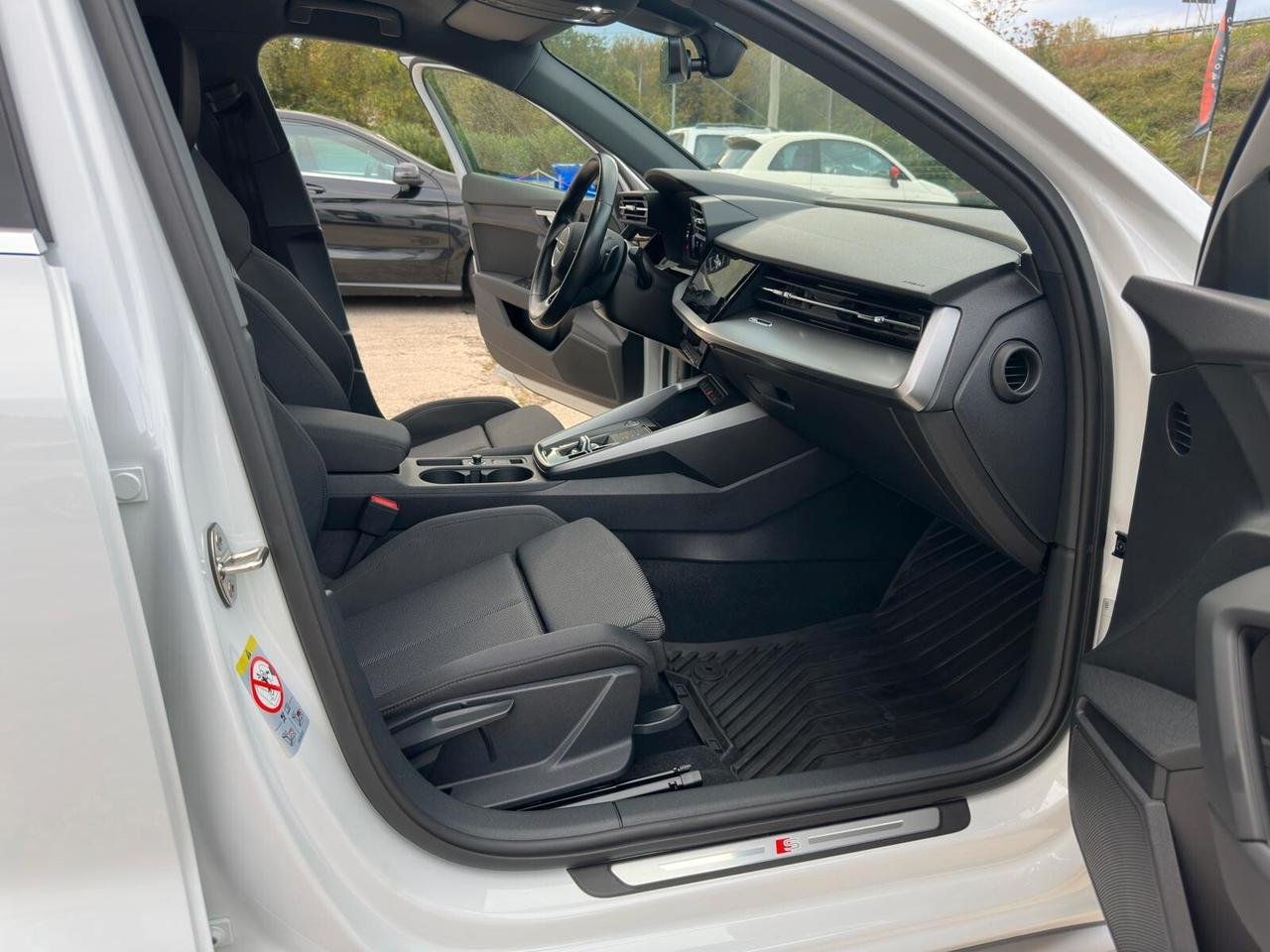 Audi A3 SPB 30 g-tron S tronic line edition