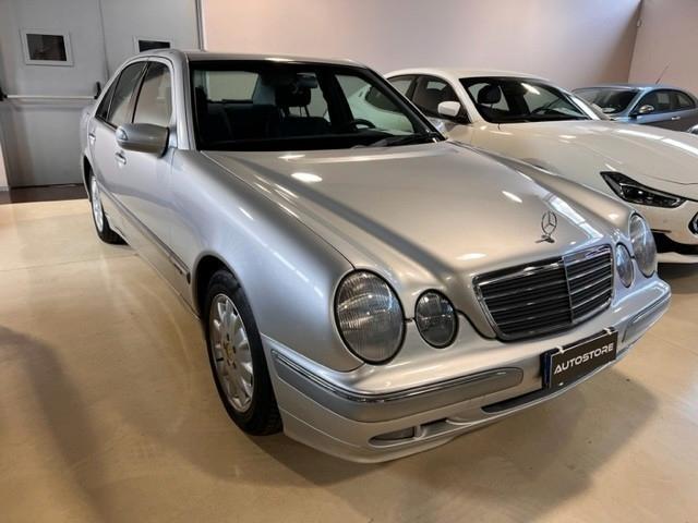 Mercedes-benz E 200 E 220 CDI EXECUTIVE