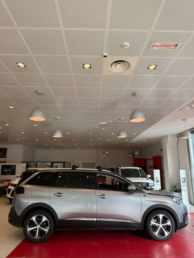 PEUGEOT 5008 BlueHDi 120 S&S EAT6 Crossway
