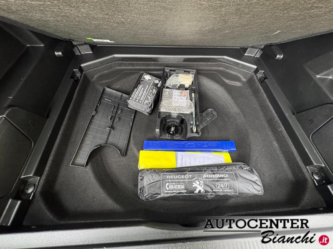 Peugeot 3008 3008 1.5 bluehdi Active Business s&s 130cv eat8