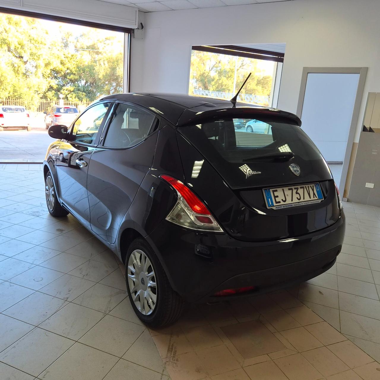 Lancia Ypsilon 1.3 MJT 16V 95 CV 5 porte S&S Silver