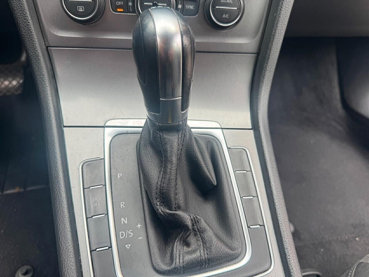 Volkswagen Golf 1.6 TDI DSG automatica