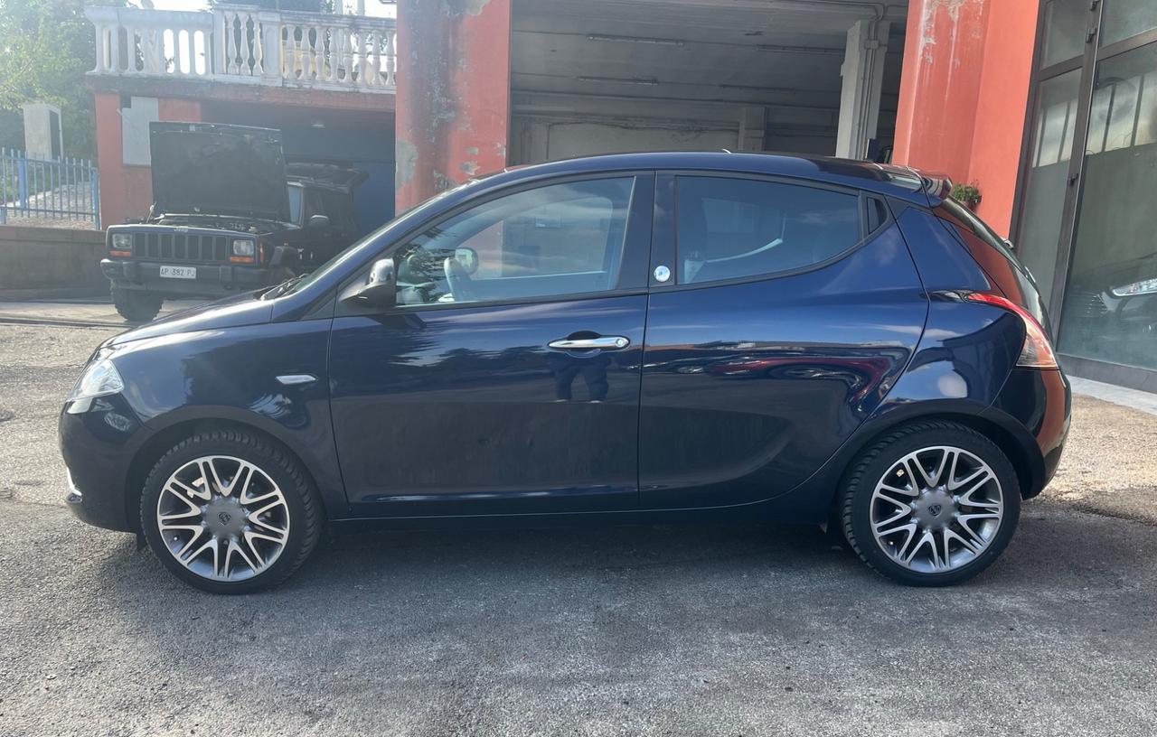 Lancia Ypsilon 1.2 69 CV 5 porte GPL Ecochic Platino