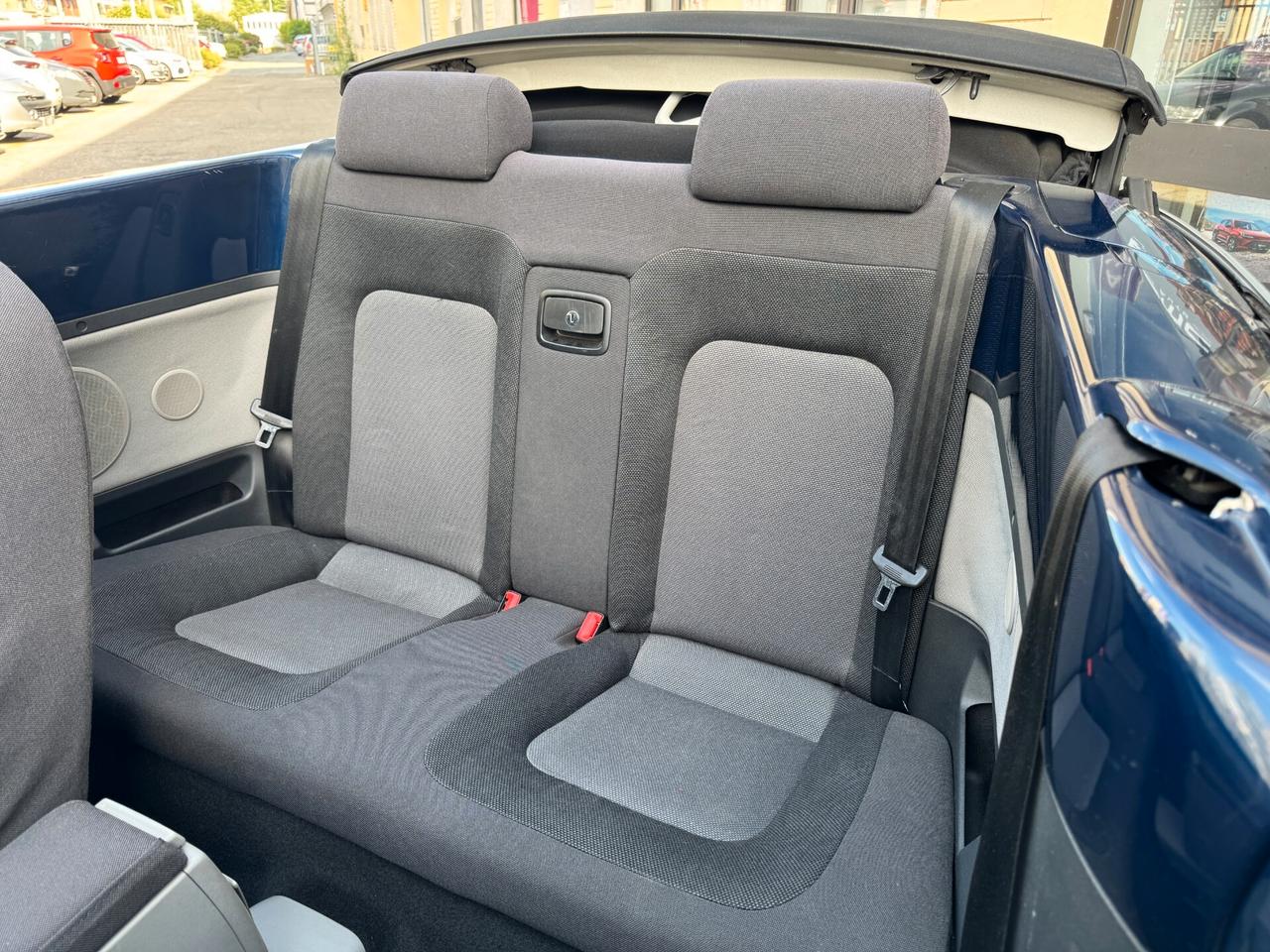 Volkswagen New Beetle 2.0 Cabrio neopatentato