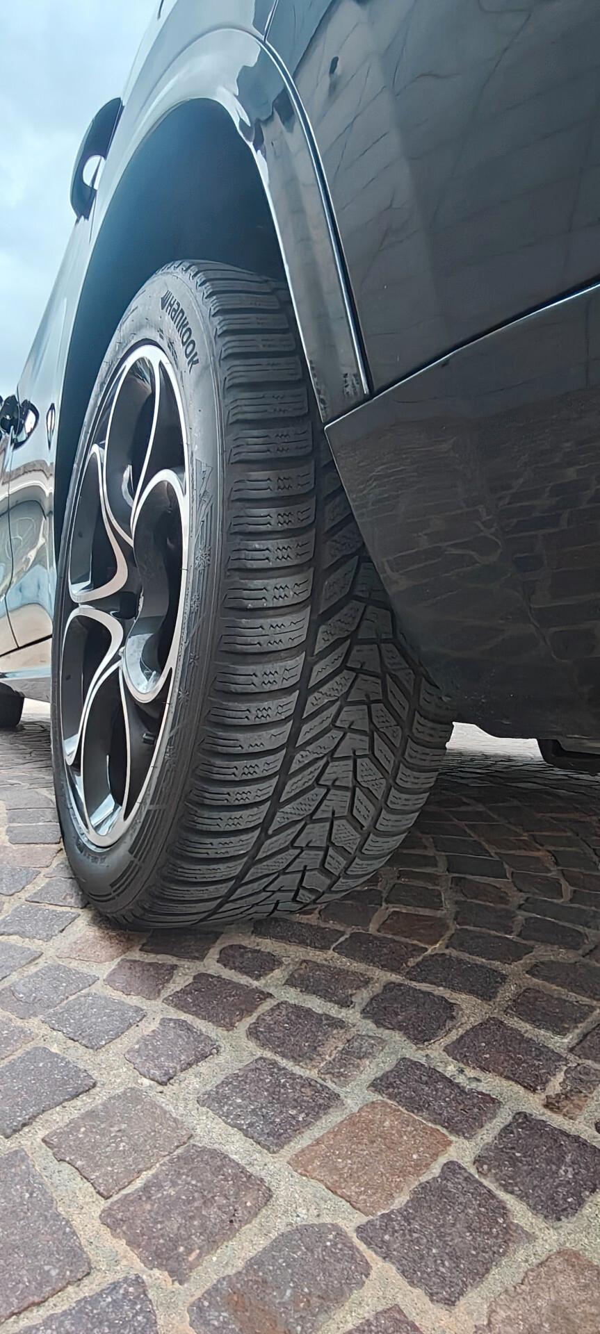 Alfa Romeo Stelvio Q4 Veloce total black
