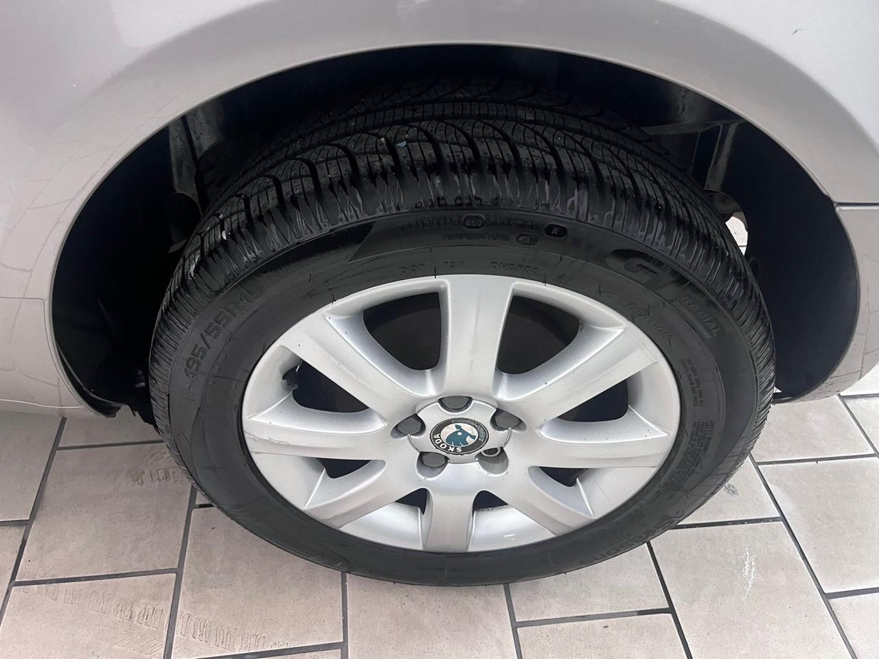 Skoda Roomster 1.2 GPLine garantita 2010
