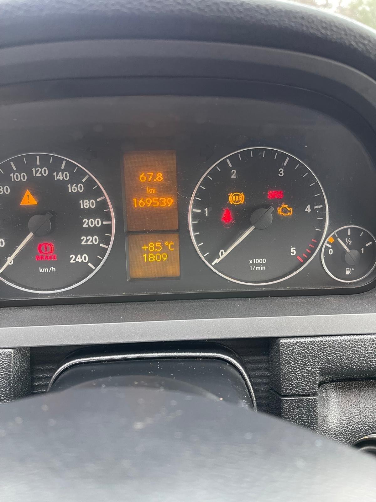 Mercedes A 180 - NEOPATENTATI