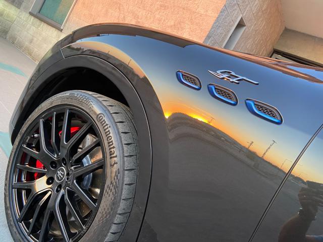 MASERATI Levante MHEV 330 CV AWD GT ULTIMA TETTO APR/PAN.