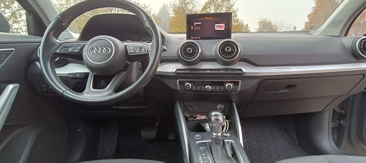 Audi Q2 35 TFSI S tronic Identity Black