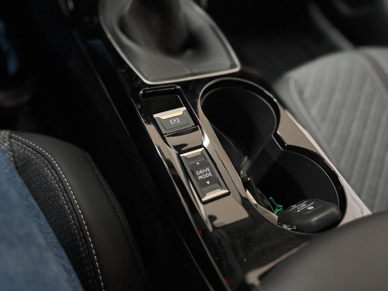 Peugeot 208 1.2 100 5 porte Allure + Vision Pack My25