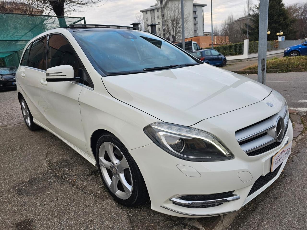 Mercedes-benz B 200 CDI 136cv Premium*Pelle*Navi*Tetto*Pdc*17