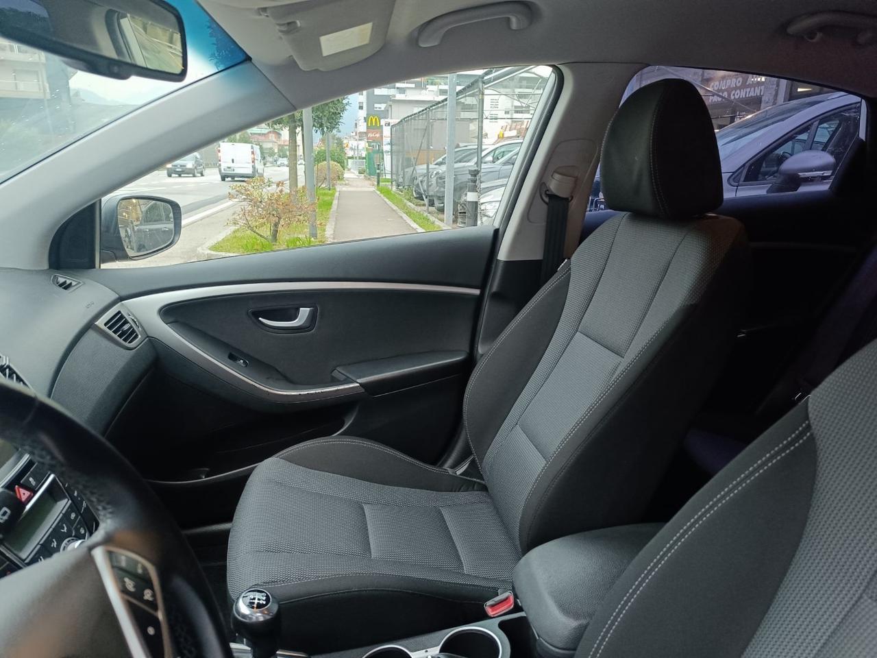 Hyundai i30 1.6 CRDi Business NAVIGATORE RETROCAMERA