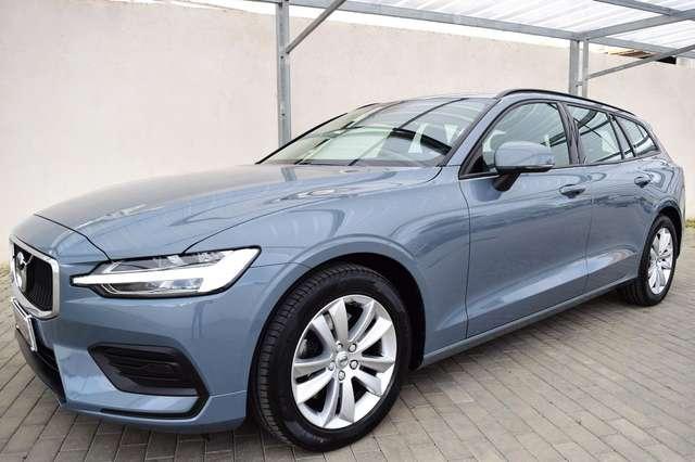 Volvo V60 2.0 B4 Mhev Geartronic 197 cv Momentum Business