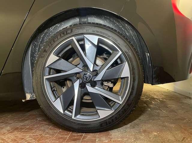 Peugeot 308 1.2 130cv Allure + Key Less + Navi + Camera
