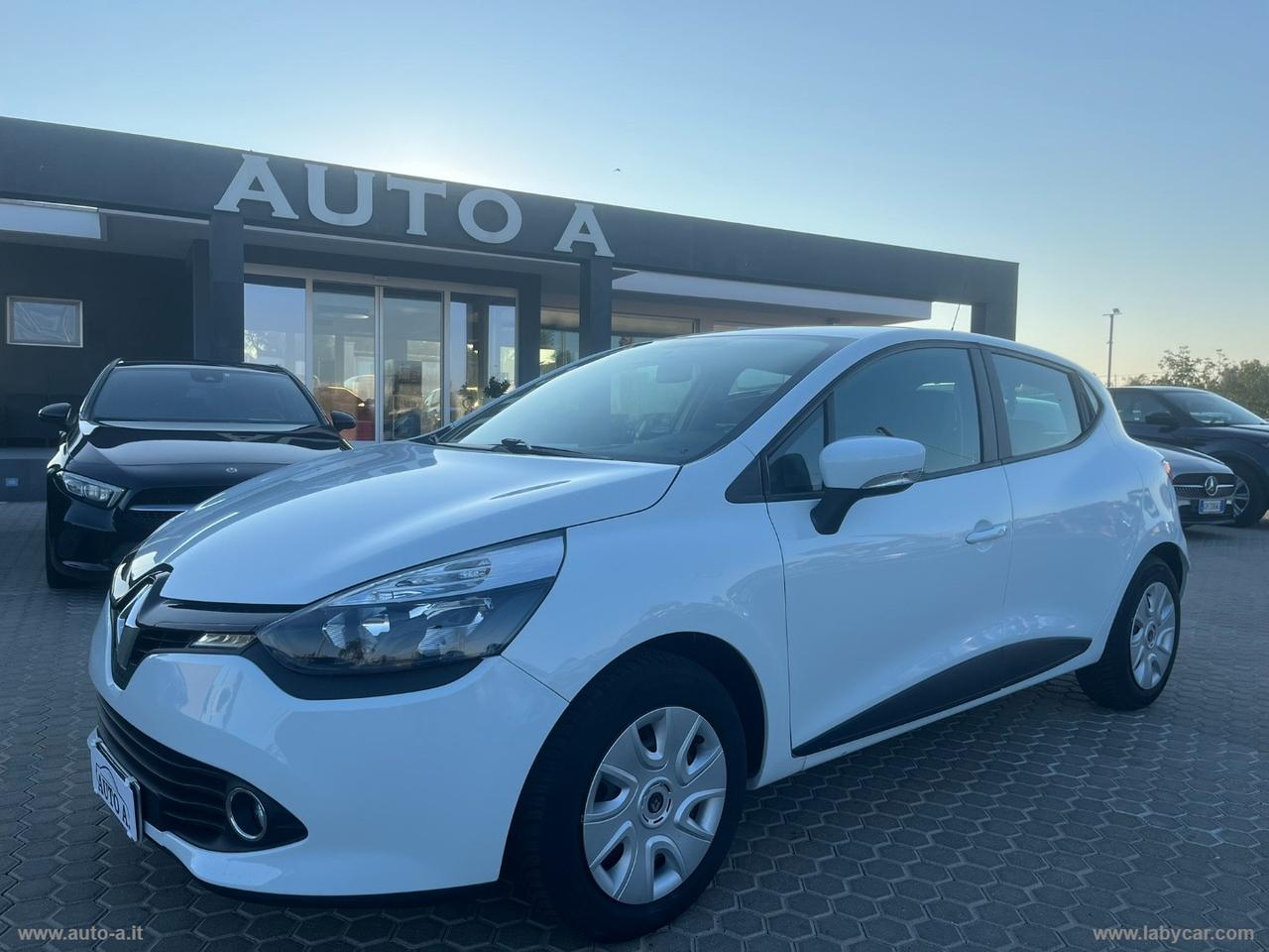 RENAULT Clio 1.2 75 CV 5p. Wave