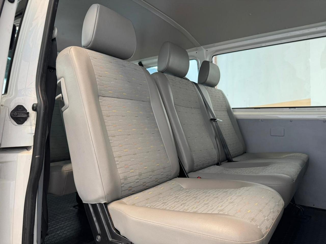 Volkswagen Transporter 9 posti 2.0 TDI 102CV PL Kombi + traino