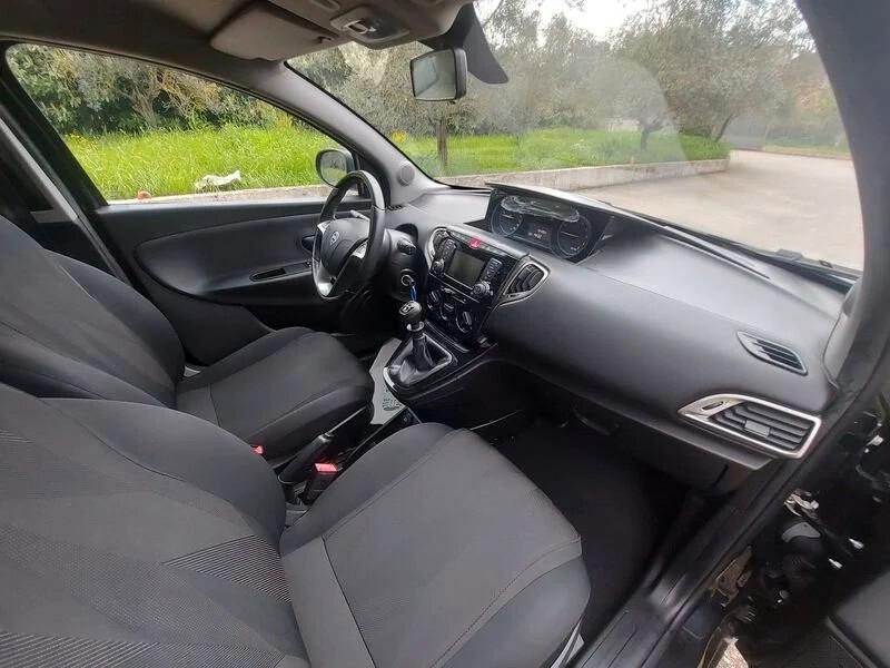 Lancia Ypsilon 1.2 69 CV 5 porte S&S Gold - PREZZO REALE