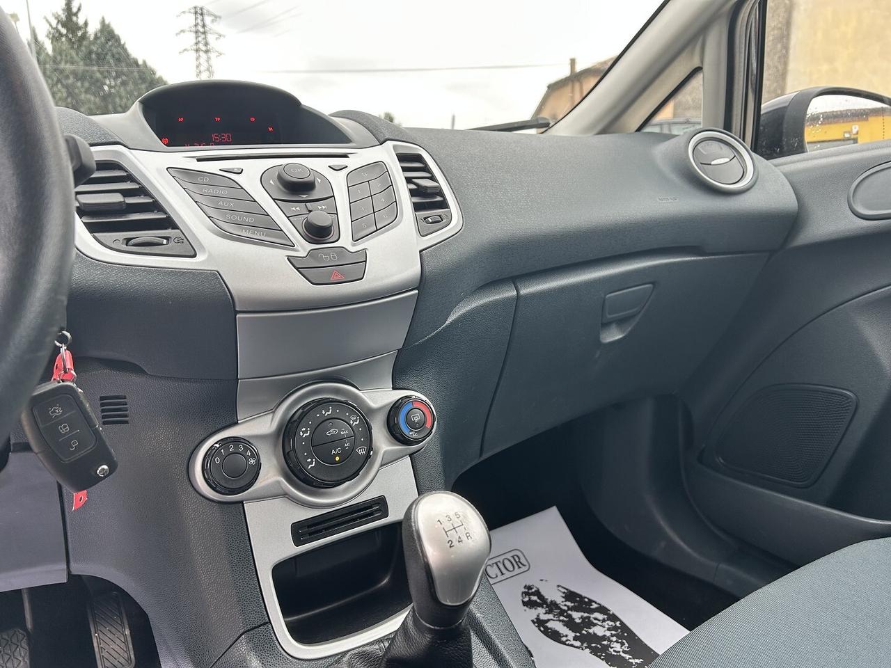 FORD FIESTA 1.4 97CV GPL 2032 UNICO P. IVA ESPOSTA