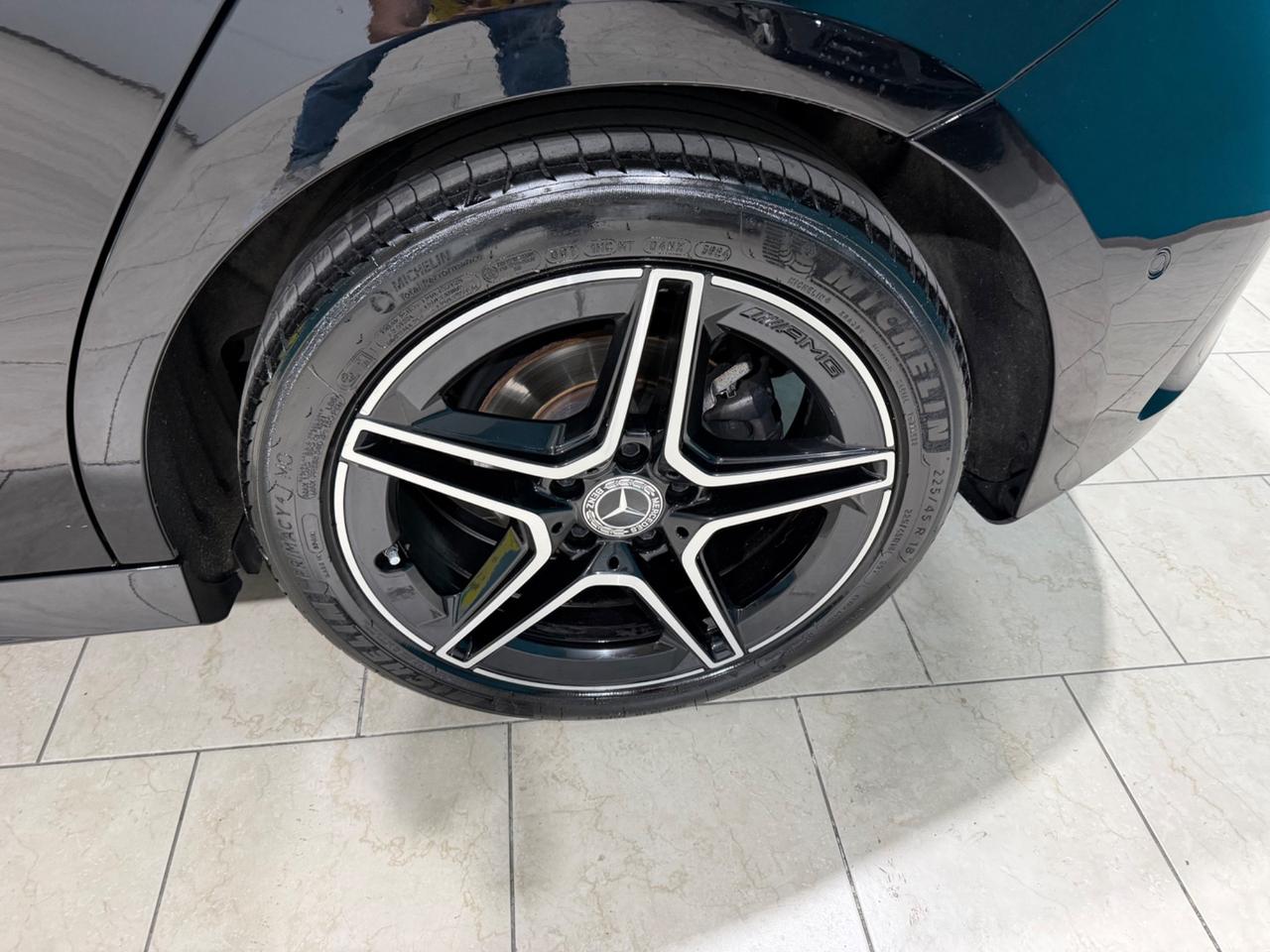 MERCEDES CLASSE A200D *NIGHT EDITION *PREMIUM *UNICOPROPRIETARIO