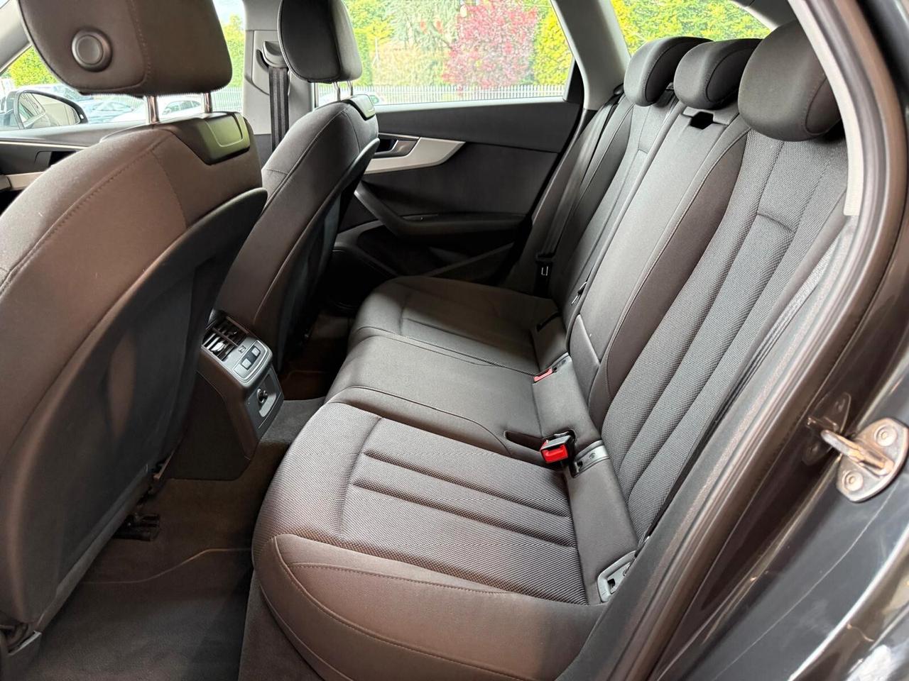Audi A4 Avant 30 TDI/136 CV S tronic Business
