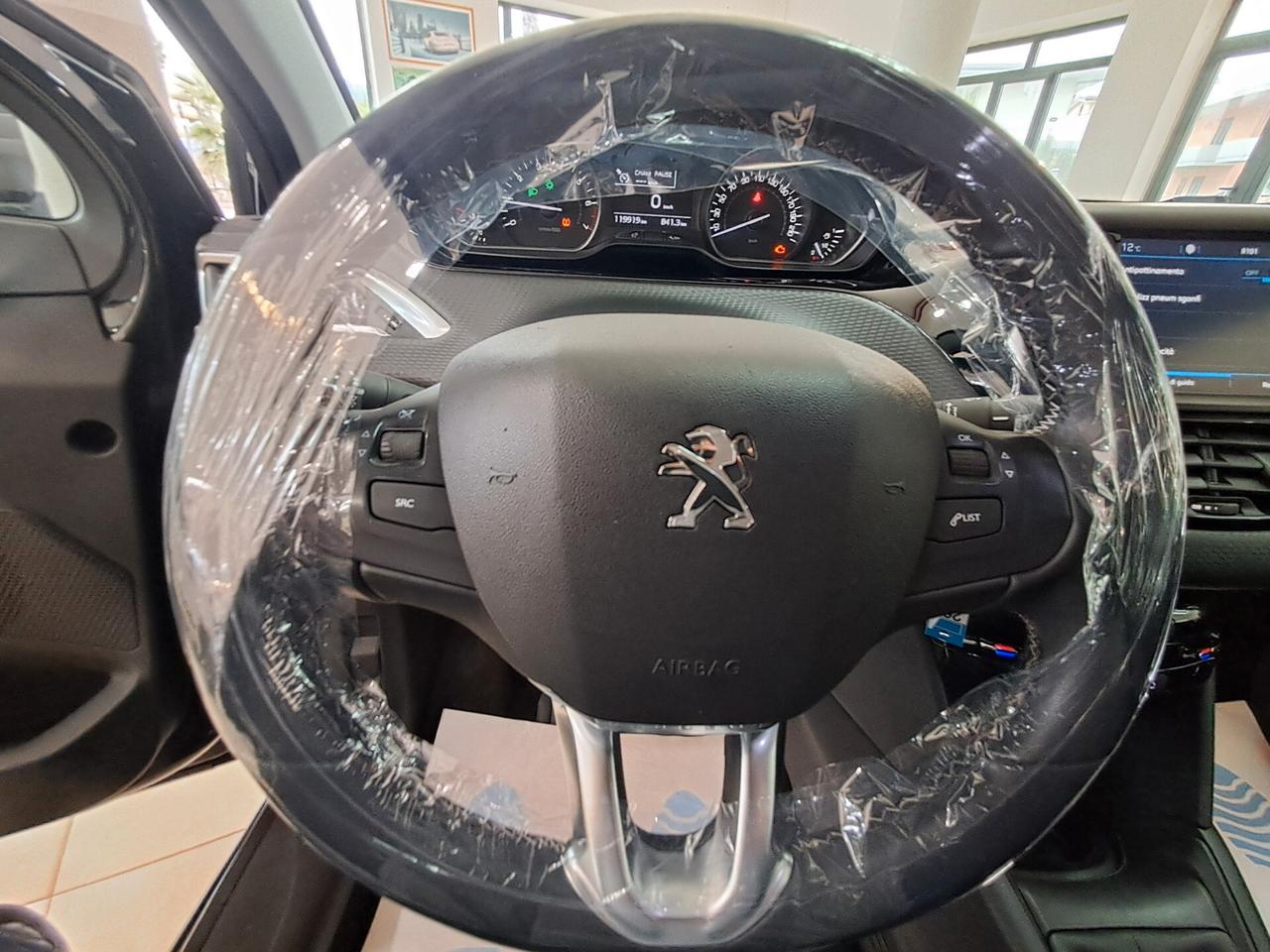 Peugeot 208 PureTech 82 5 porte Allure