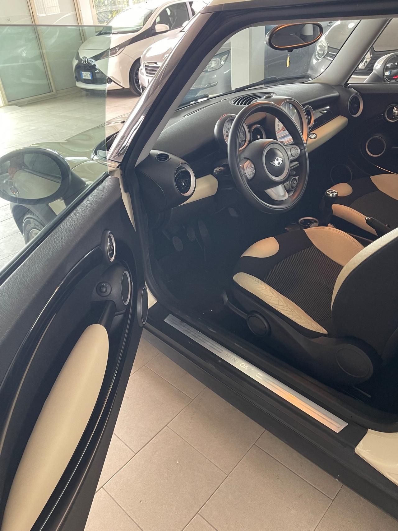 Mini 1.4 16V One Chili