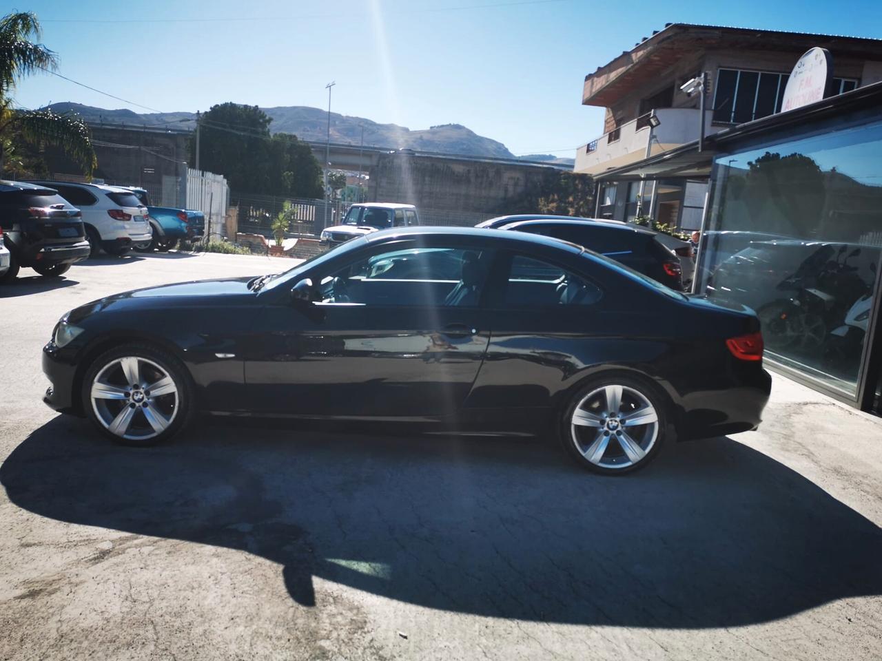 BMW 320d COUPE' 184 cv Futura restalyng 2011