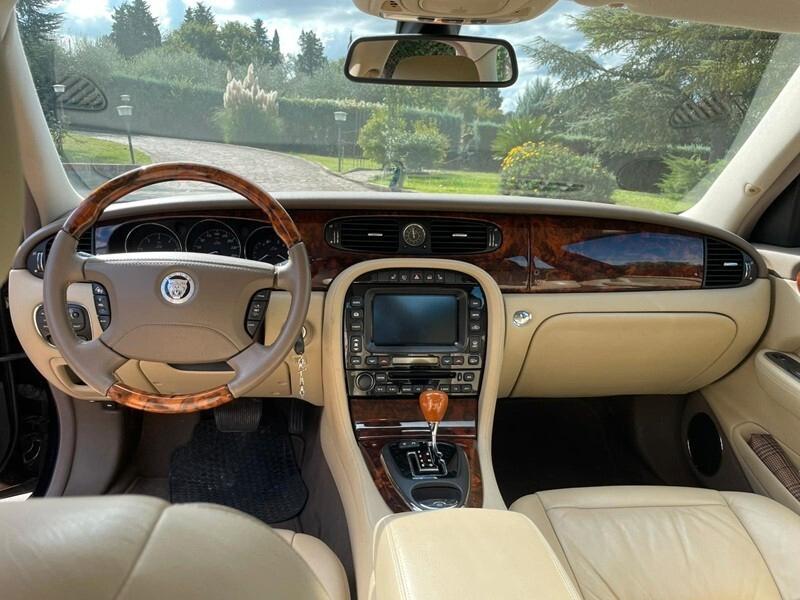 Jaguar XJ 2.7 D V6 cat Executive autom.(207cv)