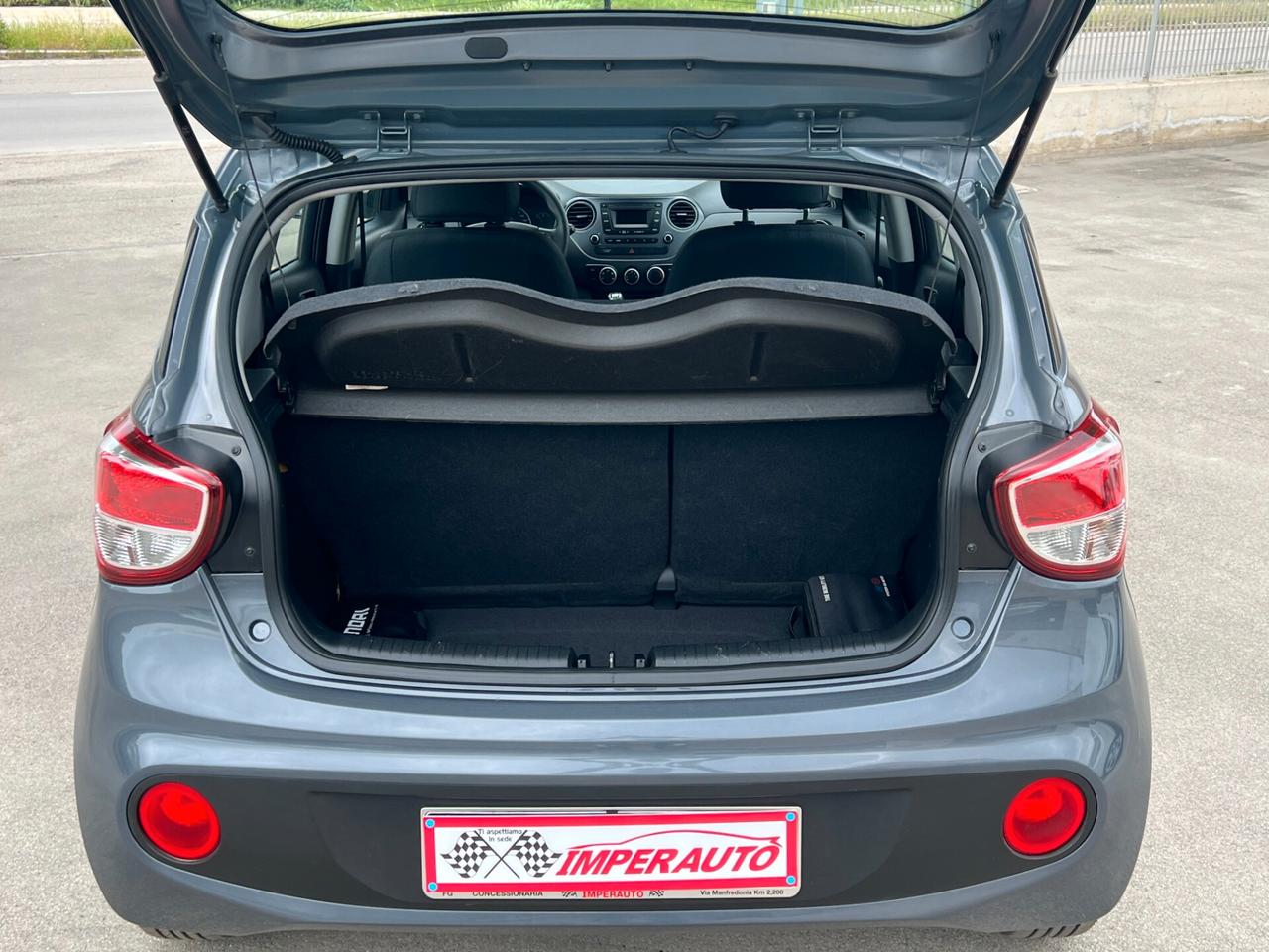 Hyundai i10 1.0 LPGI Econext Login GARANZIA