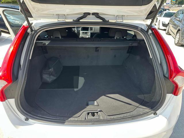 VOLVO V60 D2 Geartronic R-design