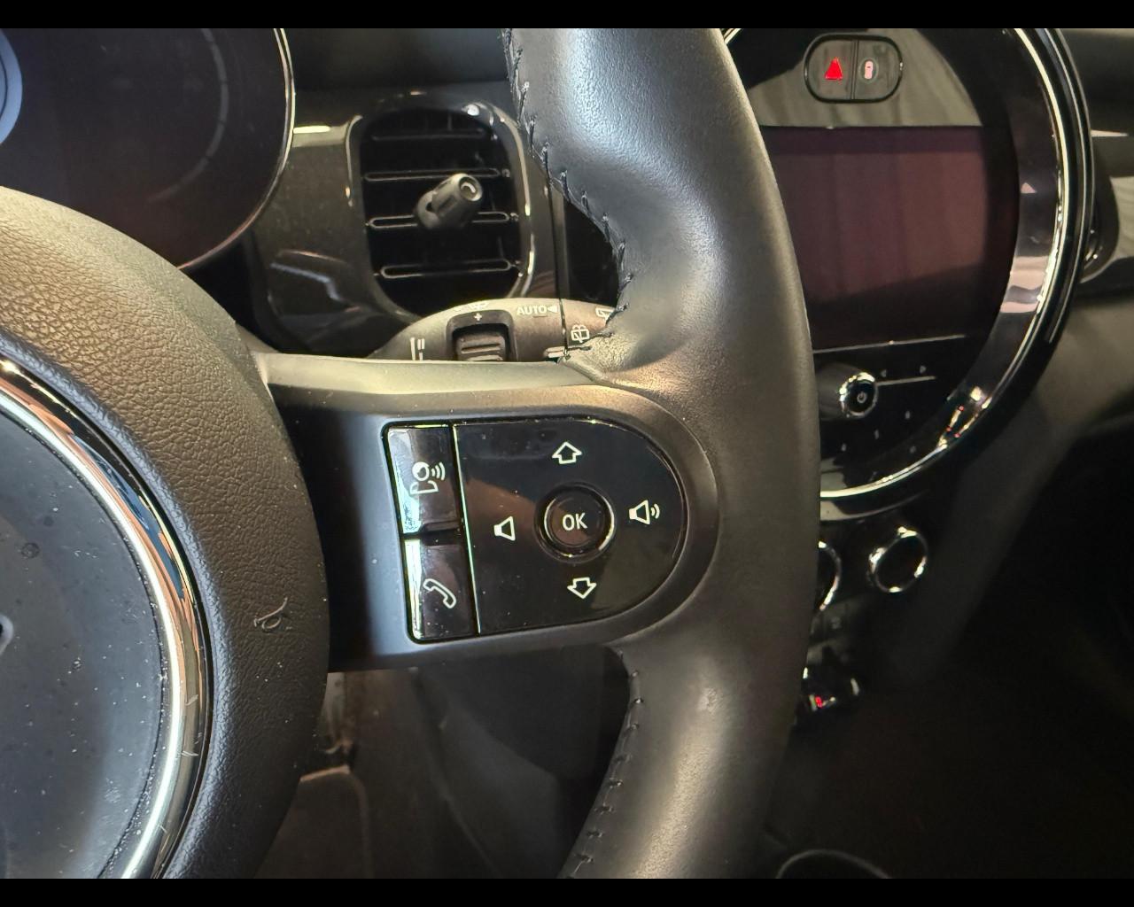 MINI Mini 4ª serie (F56) - Mini 1.5 Cooper Essential