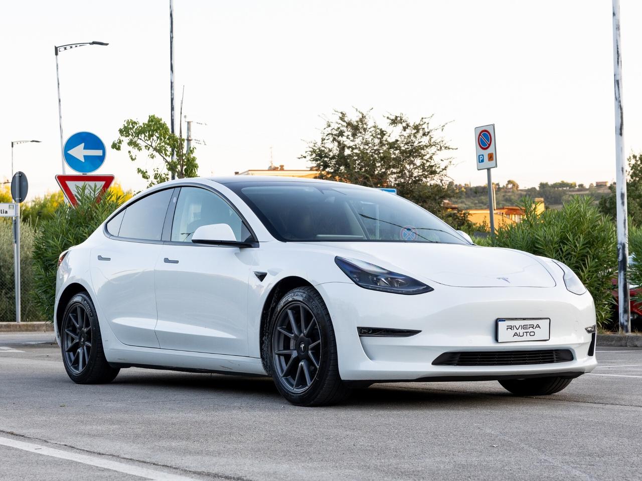 Tesla Model 3 Long Range Dual Motor AWD