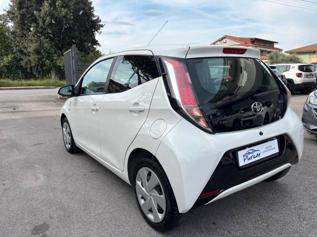 Toyota Aygo 1.0 x-play 5p